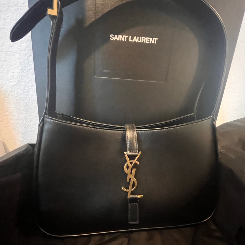 New with box, bag and receipt - Picture 4 of 8